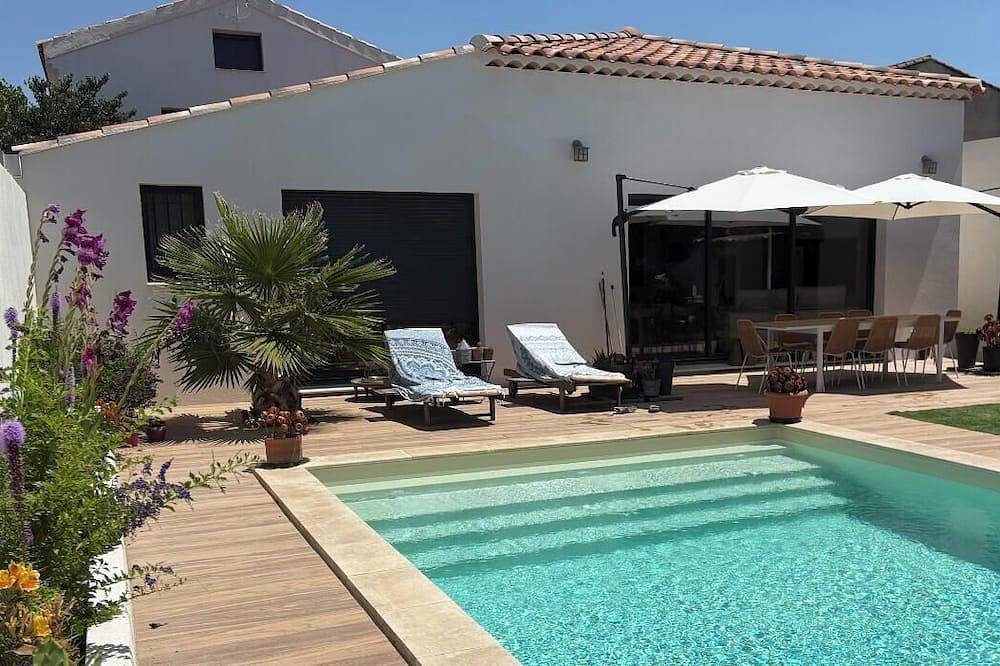 The house is modern,  everything to make you feel comfortable. in Salon-de-Provence, Aix-en-Provence region