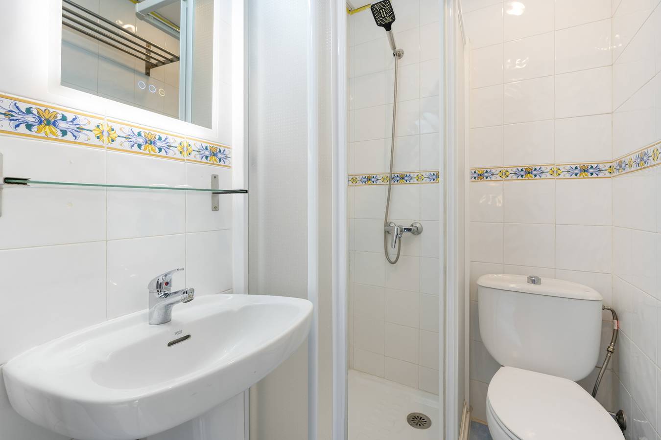 Habitación 102 con balcón, Wi-Fi y aire acondicionado in Granada, Provincia de Granada