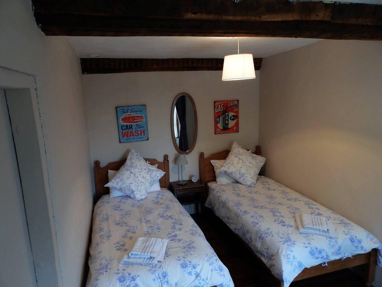 6-Bed Farmhouse, Sleeps 13, Pool & Pet Friendly in Saint-Sauveur-de-Carrouges, Parc naturel régional Normandie-Maine