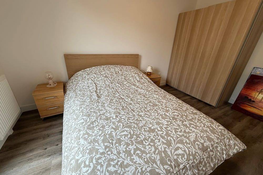 Entire apartment, Magnificent three-room apartment with large garden in Paris Malakoff in Malakoff, Hauts-de-Seine