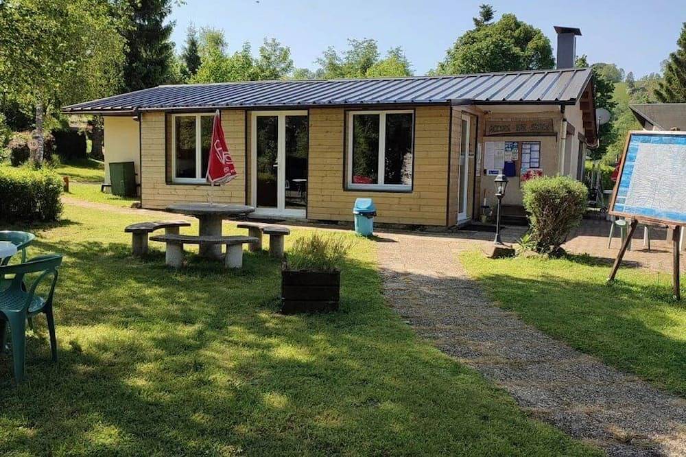 Camping 2 étoiles - ccbgaea in La Tour-d'Auvergne, Parque Natural Regional Volcans d'Auvergne