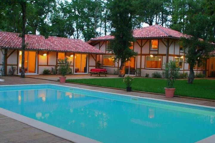 Villa for 24 people in Azur