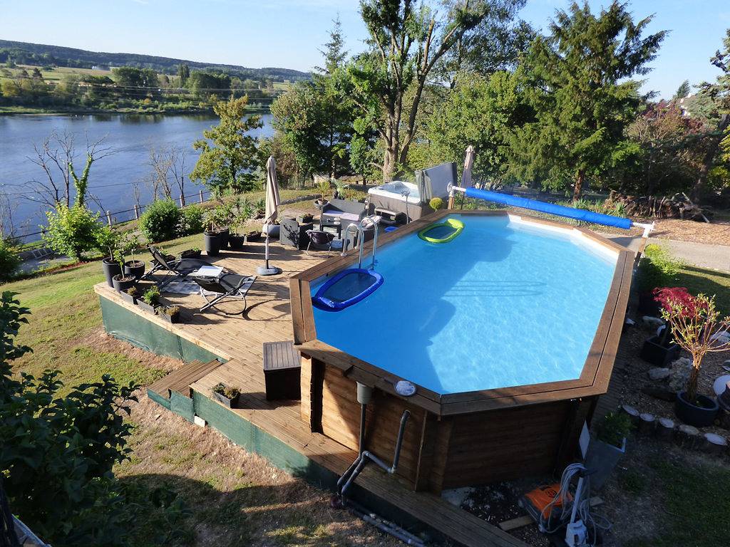 Gite Spa 2, vue unique sur la Loire, piscine, massages in Blois, Région de Blois