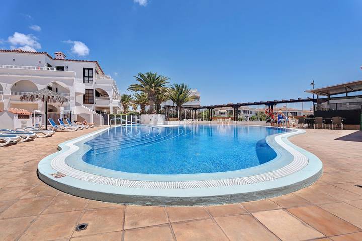 Apartamento entero, Casa de vacaciones 'Beautiful Apartamento Amarilla Golf' con vistas al mar y piscina compartida in Amarilla Golf, San Miguel de Abona
