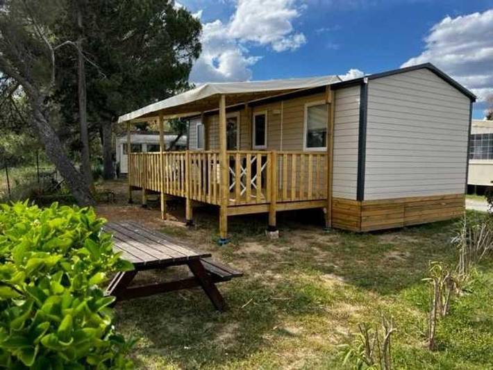 Camping pour 4 personnes, avec piscine et terrasse, animaux acceptés
