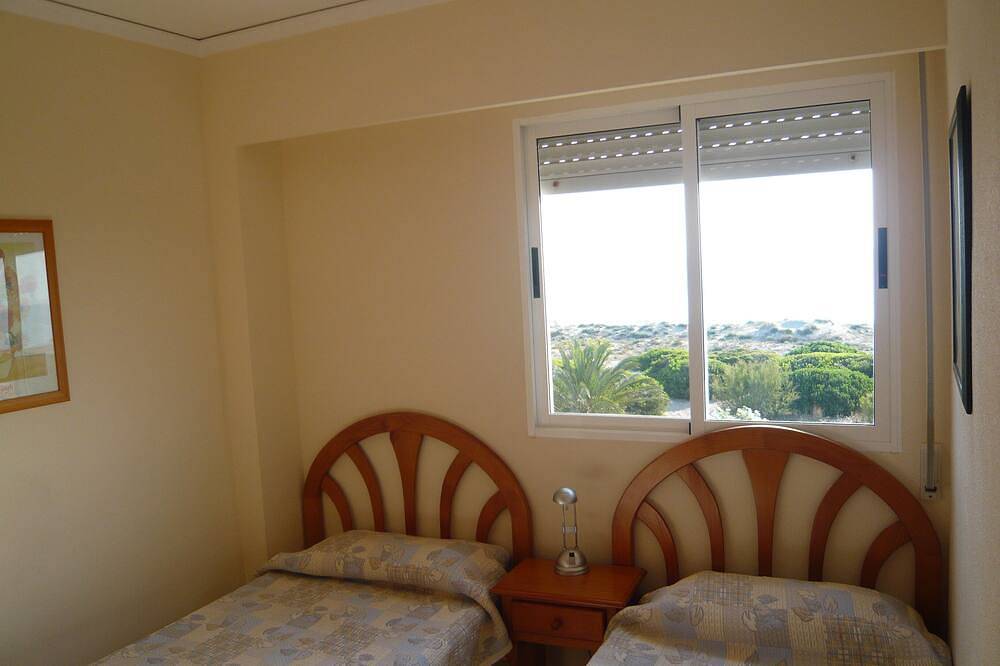 Apartamento entero, Apartamento con fantásticas vistas al mar en la playa de dunas. in Piles, Costa de Valencia