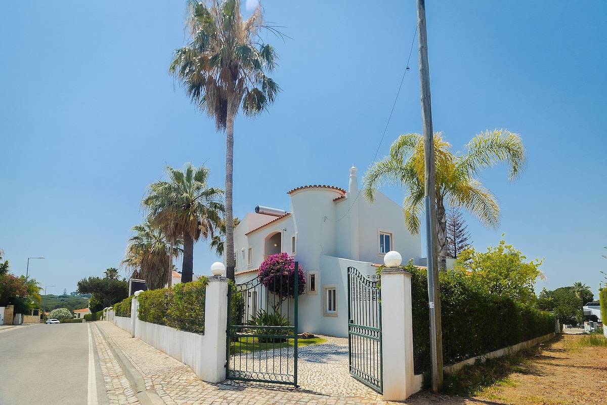 Villa Sara in Quarteira, Distrito de Faro