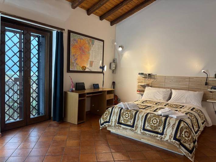 Location de vacances pour 2 personnes, avec vue ainsi que piscine et terrasse dans Puntalazzo