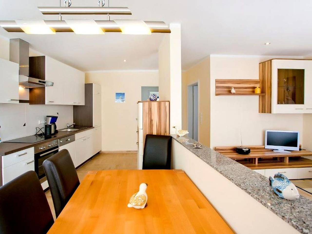 Ganze Ferienwohnung, Bungalow Rugia Breege - mit Garten, Hunde erlaubt - Bungalow Rugia in Breege für 4 Personen mit Garten, Parkplatz und Grill in Breege, Rügen
