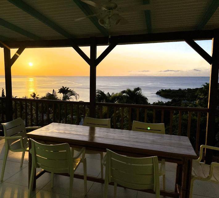 Gîte pour 4 personnes, avec vue ainsi que piscine et terrasse dans Plage Leroux - 4