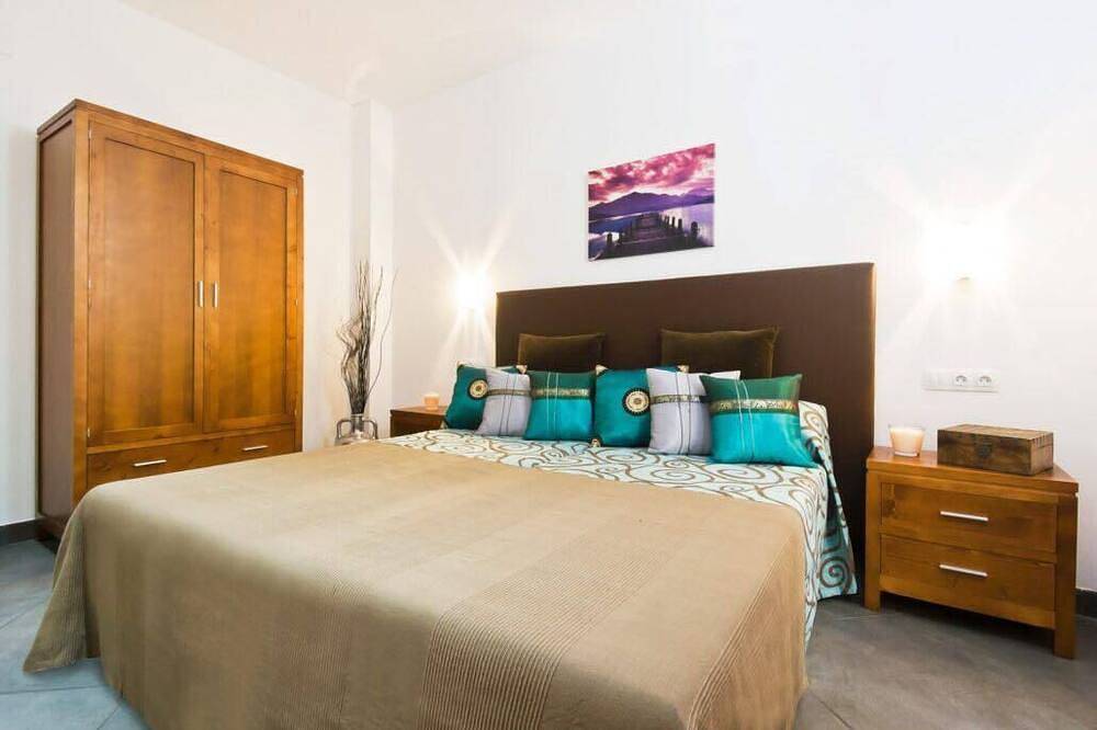 Can Vall, Prima for 2 families with children in Petra, Majorca Center