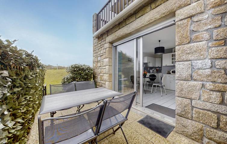 Gîte pour 4 personnes, avec terrasse dans Plage De La Falaise - 2