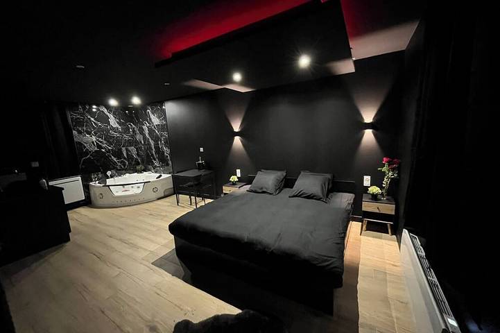 Location de vacances pour 2 personnes, avec jacuzzi dans l' Ain