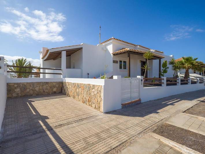 Chalet para 6 personas, con jacuzzi además de piscina y jardín en Fuerteventura - 4