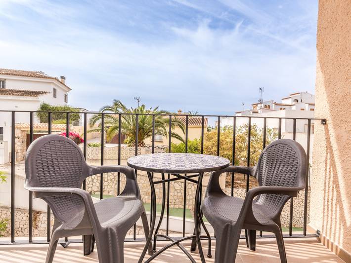 Apartamento entero, Hermoso apartamento renovado de 2 habitaciones en el corazón de Moraira in Cala del Portitxol (Moraira), Teulada