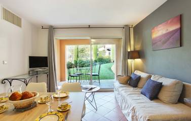 Ferienwohnung für 4 Personen, mit Pool und Balkon in Alpes-de-Haute-Provence