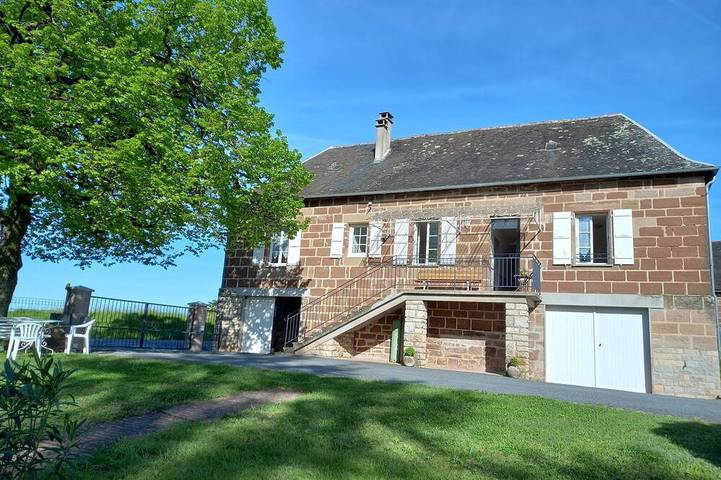 Location de vacances pour 8 personnes, avec Balcon et Jardin à Saint-Pantaléon-de-Larche