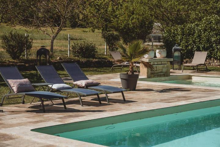 Appartement de vacances pour 2 personnes, avec Balcon et Terrasse ainsi que Jardin et Piscine
