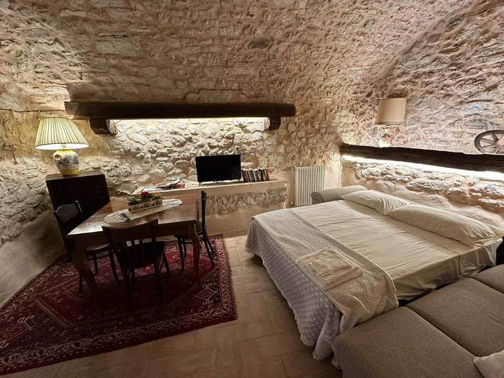 Gîte pour 4 personnes, avec jardin ainsi que piscine et jacuzzi à Trevi - 4