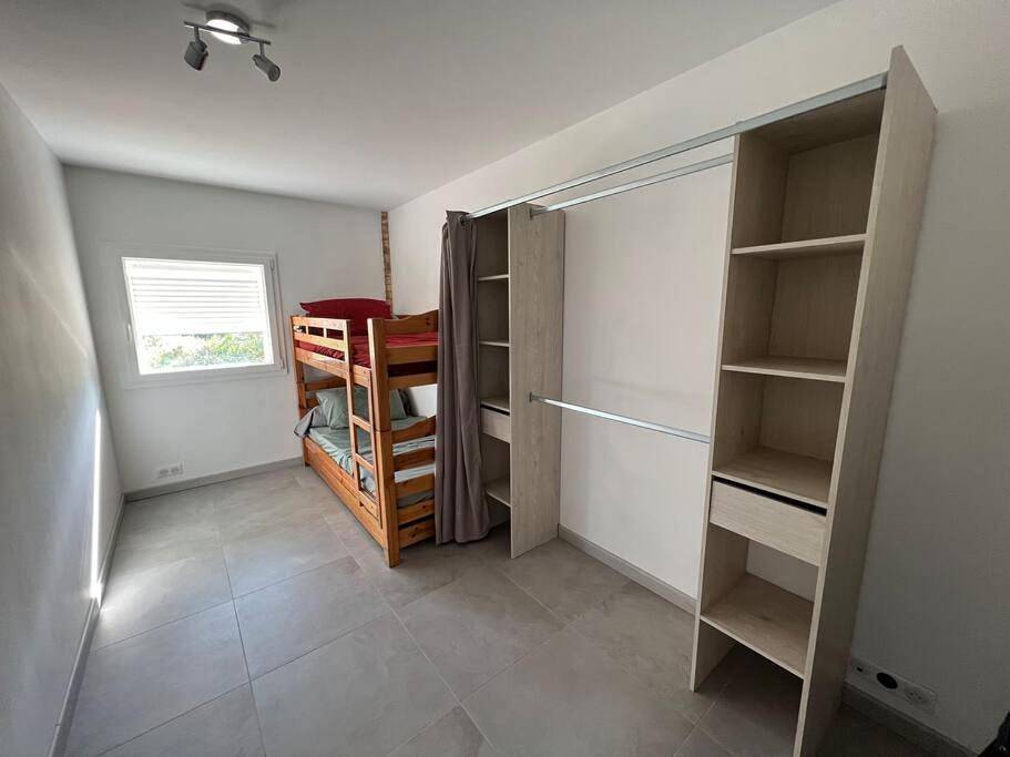 Jolie maison individuelle 45m2 in Saint-Mitre-les-Remparts, Côte méditerranéenne (France)
