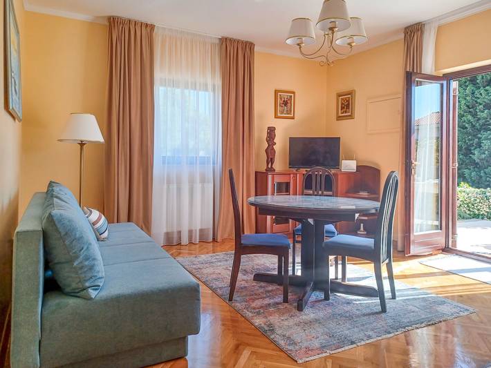 Ferienwohnung für 2 Personen, mit Terrasse und Garten in Zadar (Kommun) - 2