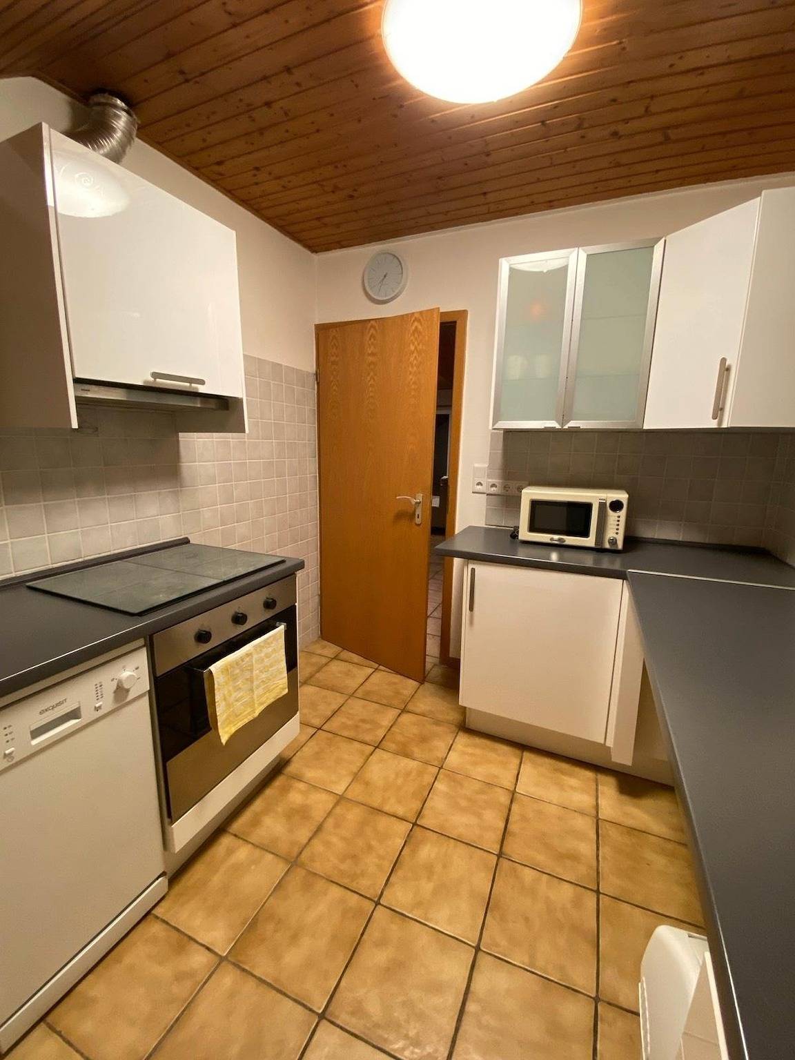 Ganze Ferienwohnung, In 5 Min. zu Vw / Autobahn - Gästezimmer Fuldabrück - D in Fuldabrück, Hessisches Bergland