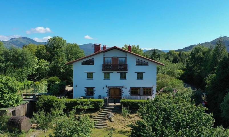 Casa rural para 3 personas, con terraza y jardín en Donostialdea