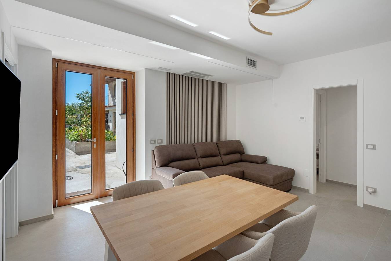 Appartamento intero, Suite La Camelia con Vista Montagna, Wi-Fi e Aria Condizionata in Pianillo, Agerola