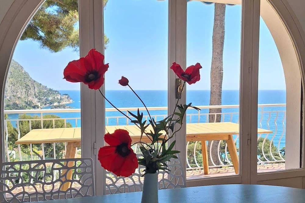 Spacious family villa overlooking the Mediterranean in Èze, Côte méditerranéenne (France)
