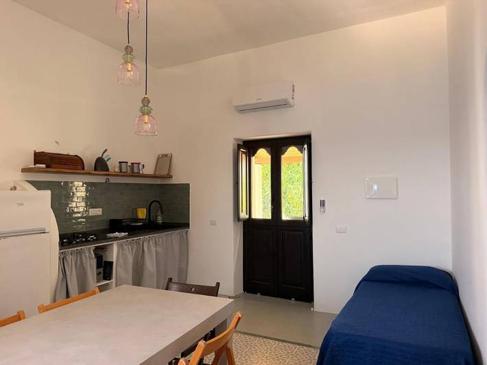 Gîte pour 6 personnes, avec Terrasse ainsi que Jardin et Vue dans Stromboli - 4
