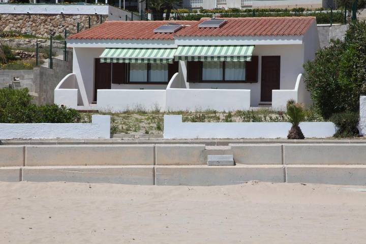 Hôtel pour 6 personnes, avec terrasse ainsi que jardin et vue, animaux acceptés dans Platja de l'Almadrava - 2