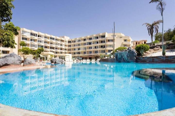 Apartamento para 2 personas, con vistas además de piscina y terraza en Golf del Sur