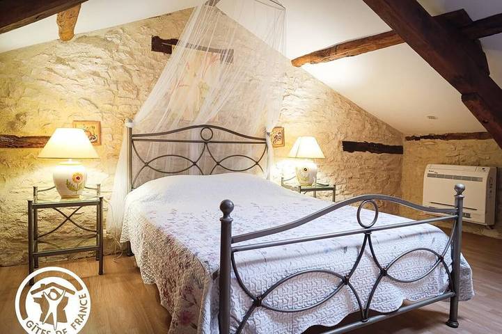 Location de vacances pour 4 personnes, avec piscine et jardin à Cremps - 2