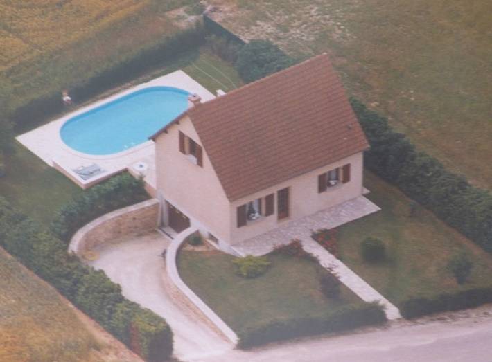 Gîte pour 6 personnes, avec Terrasse ainsi que Jardin et Piscine à Lainsecq