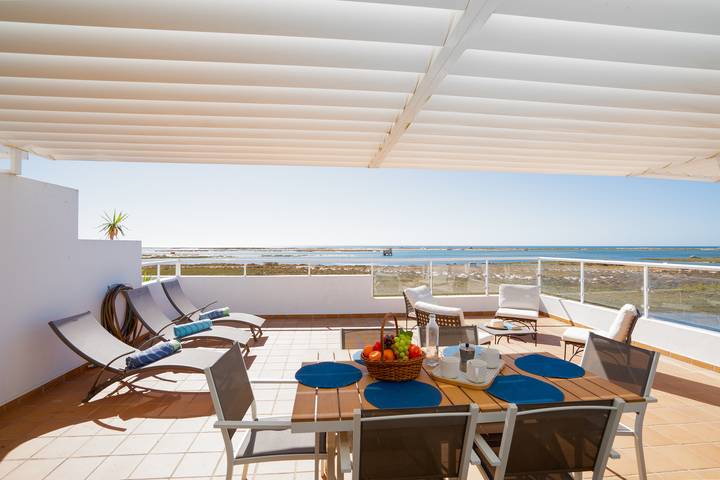 Apartamento para 5 personas, con Vistas al mar y Balcón además de Terraza y Piscina en Fuseta