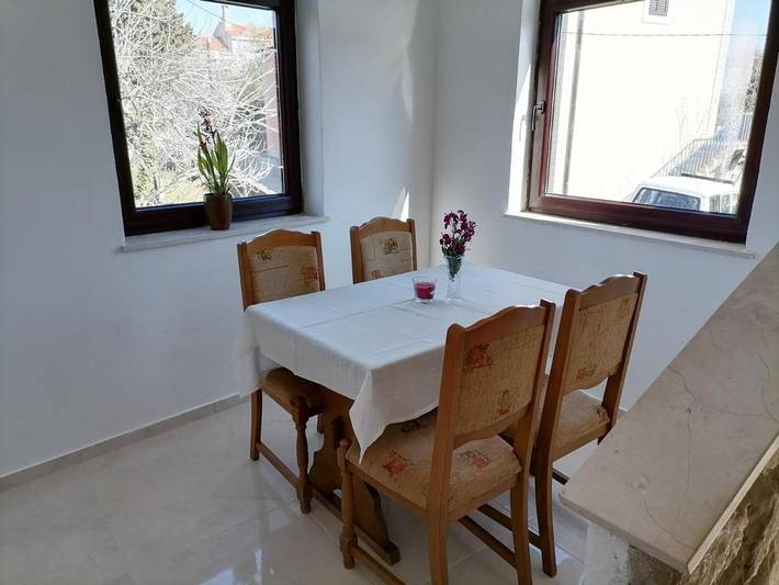 Ferienwohnung für 5 Personen, mit Terrasse und Garten sowie Ausblick