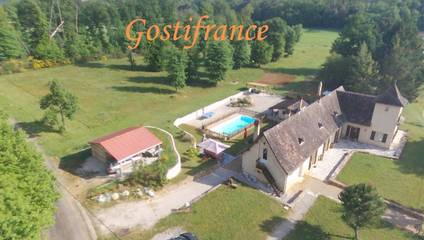Gîte pour 8 personnes, avec jardin et piscine, adapté aux familles à Milhac
