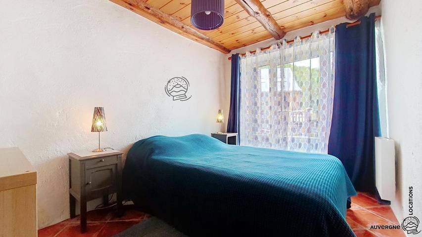 Location de vacances pour 4 personnes, avec terrasse à Chambon-sur-Lac - 3