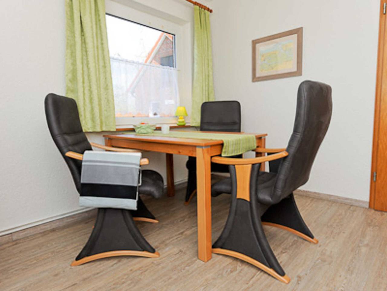 Ganze Ferienwohnung, Haus Heeren in Bensersiel - Ferienwohnung 8 in Bensersiel, Esens