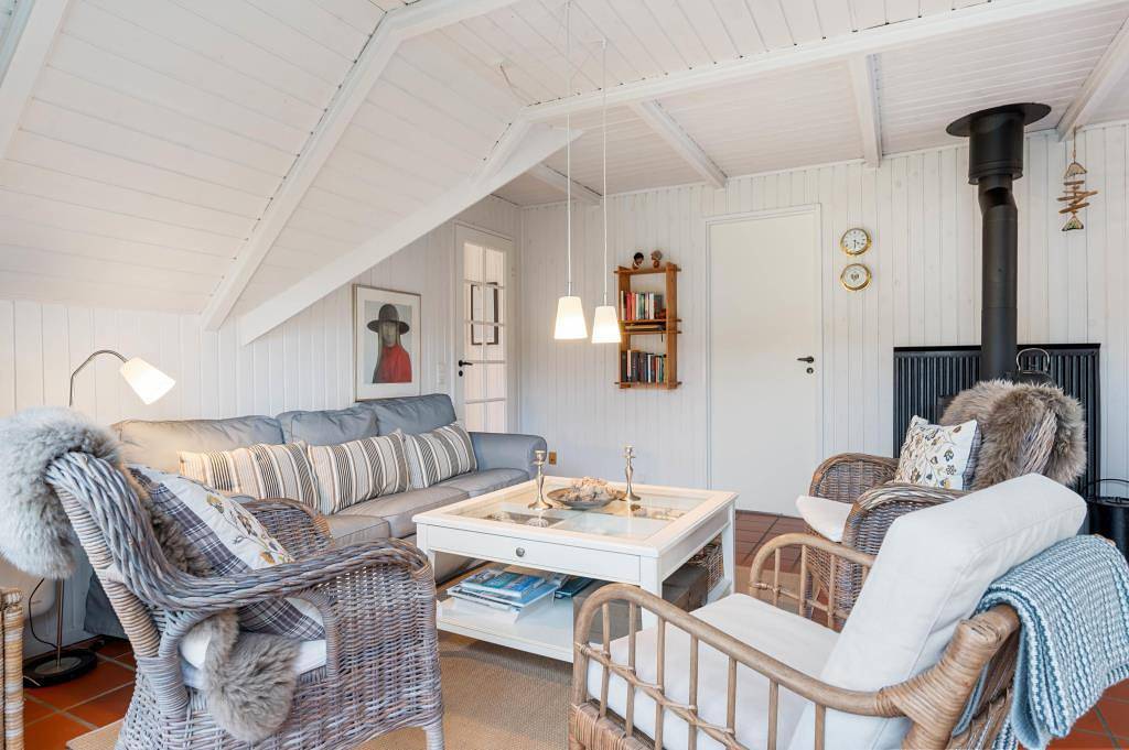 Idyllic thatched holiday home with sauna and fireplace in Skodbjerge, Hvide Sande
