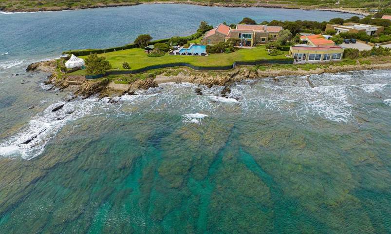 Villa per 14 persone, con piscina e giardino nonché panorama, con animali domestici in Stintino