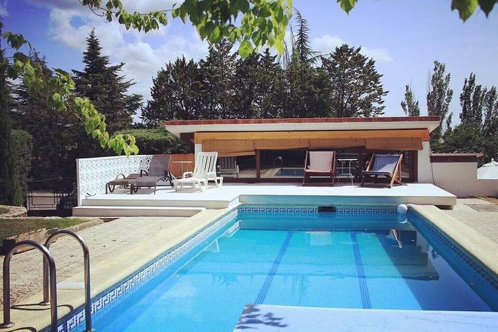 Gîte pour 12 personnes, avec jardin - 1