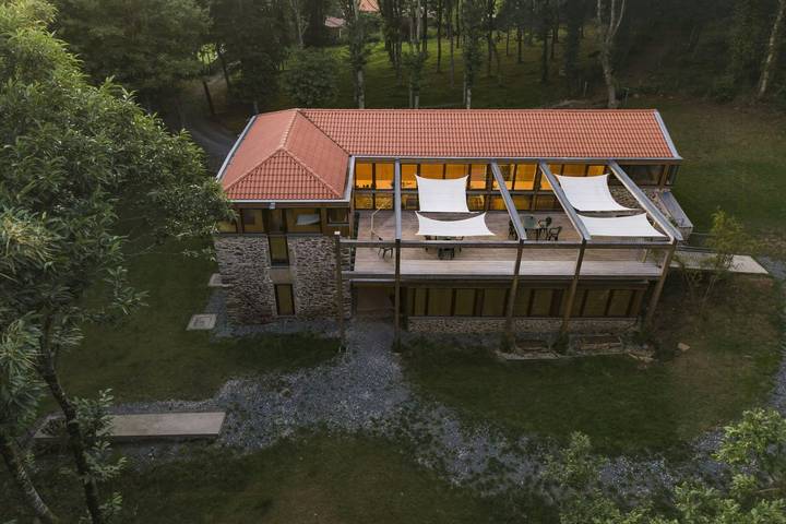 Apartamento para 29 personas, con Terraza y Jardín en Arzúa