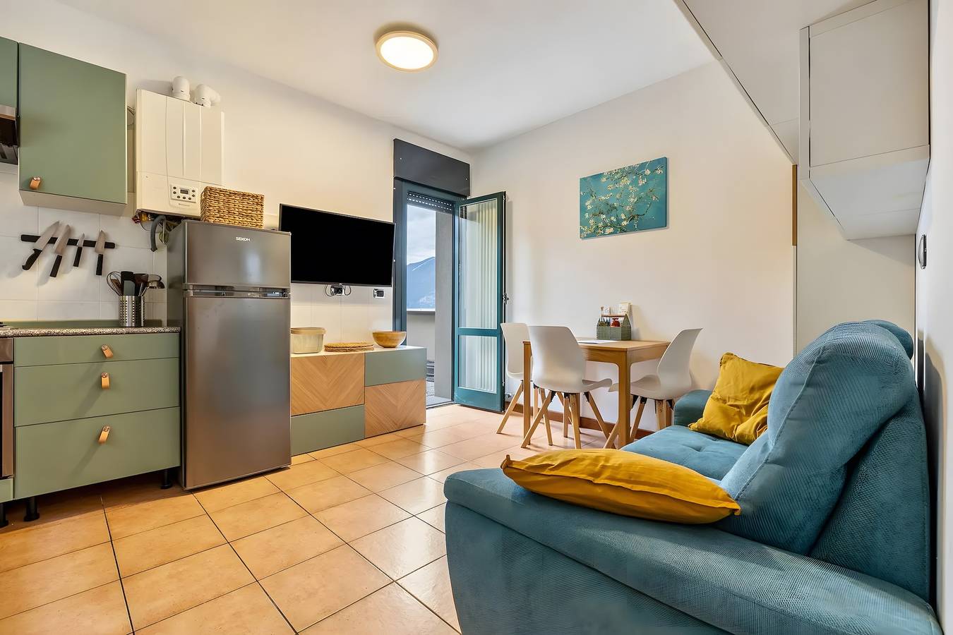 Hel lejlighed, Apartment “La Terrazza di Vincent” with Lake View, Panoramic Terrace and Pool in Riva del Garda, Garda-Fjellene