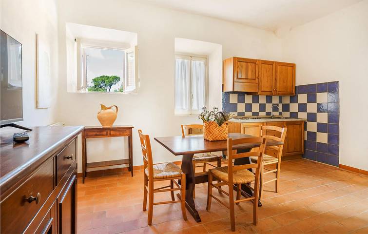 Entire holiday apartment, Ritorto Pool Apartment - Wifi, Parking & Kitchen in Massa Marittima, Grosseto Province