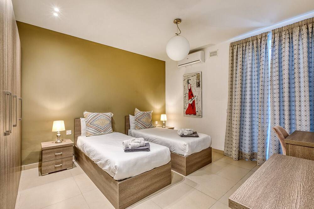 Apartamento inteiro, Beautiful Penthouse with pool and terrace in Swieqi, Ilha de Malta