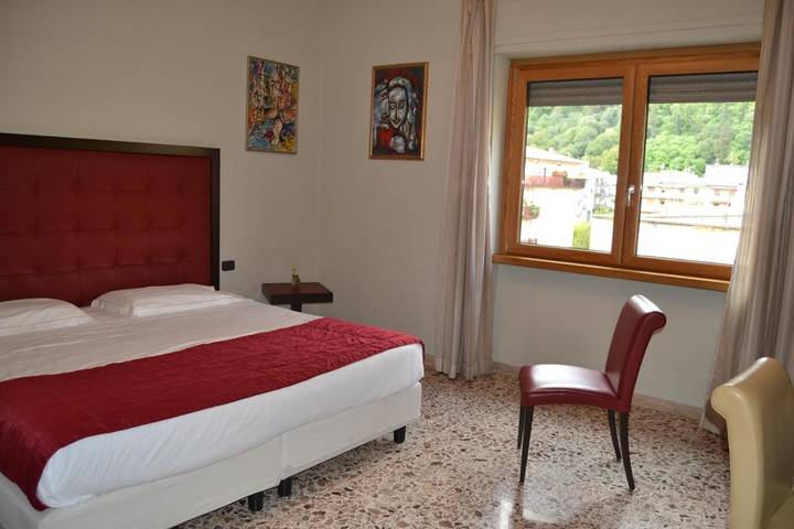 Hôtel pour 3 personnes, avec terrasse dans Cassino - 3