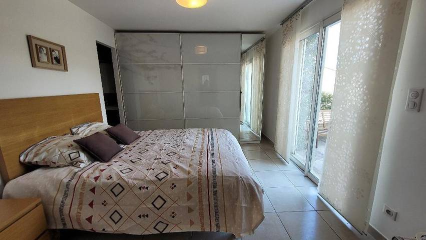 Location de vacances pour 6 personnes, avec terrasse et piscine à Jonquerettes - 4
