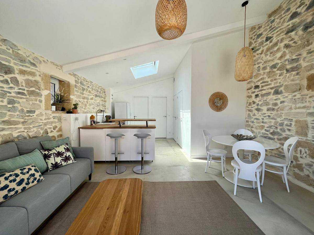 Appartement entier, Appartement cosy avec terrasse in Saint-Gervasy, Région de Nîmes