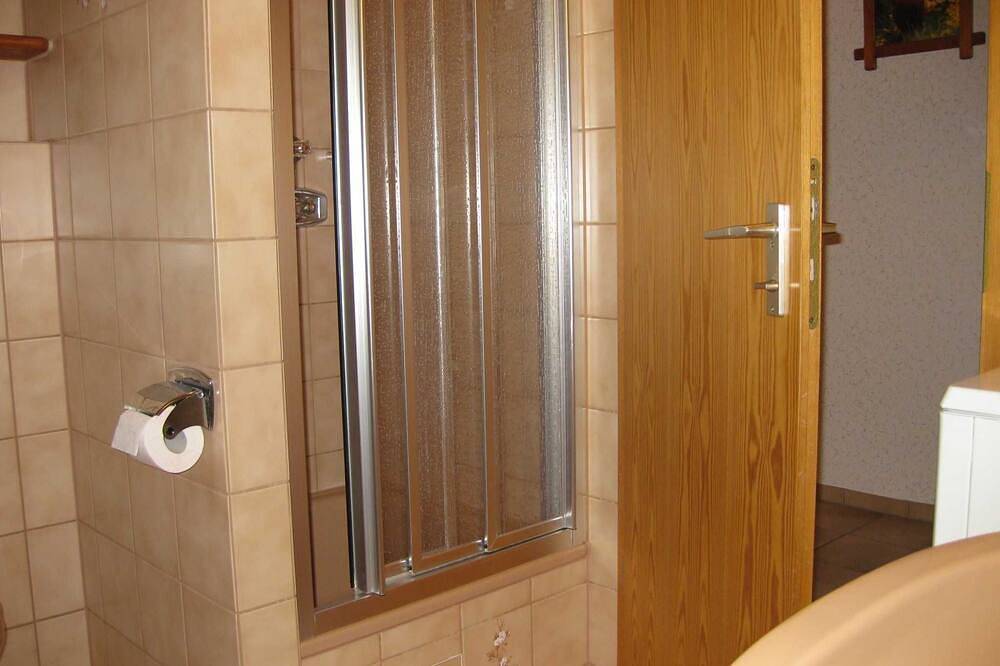 Ganze Wohnung, Haus Rehblick - Ferienwohnung 77qm, 2 Schlafräume, max. 5 Personen in Bräunlingen, Mittlerer Schwarzwald